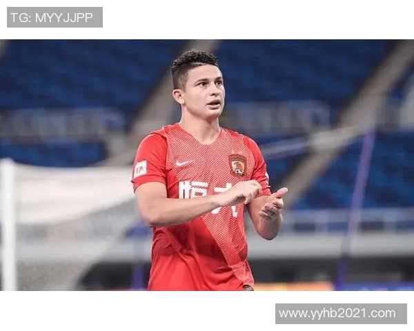 粉色足球服球星闪耀赛场成新焦点，带动时尚潮流与体育热潮双重爆发