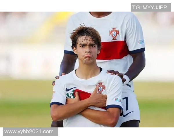 足球巨星风采：传奇球员的辉煌时刻与未来足坛新星的崛起